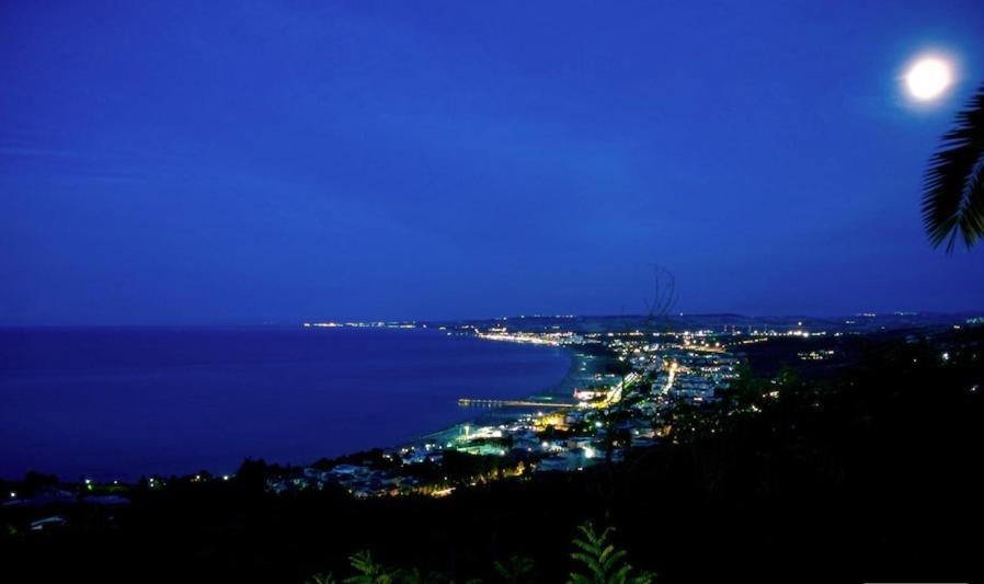 Hotel Vittoria Vasto Esterno foto